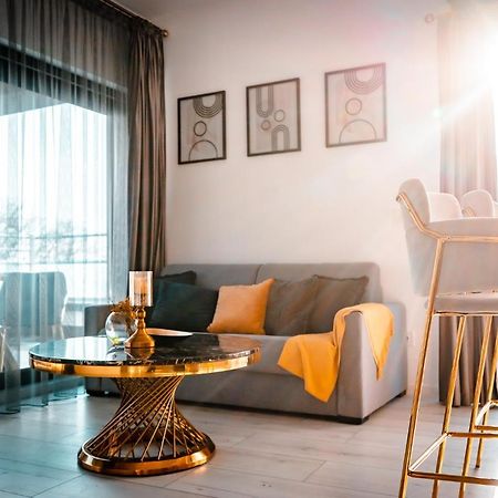 Luxury Family Apartment With Private Parking And Forest View Timisoara Exterior photo