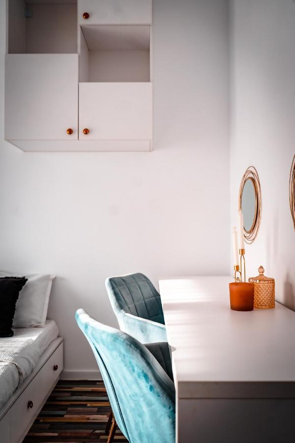 Luxury Family Apartment With Private Parking And Forest View Timisoara Exterior photo